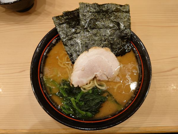 「醤油ラーメン￥650＋ライスサービス」@家系 麺場寺井の写真