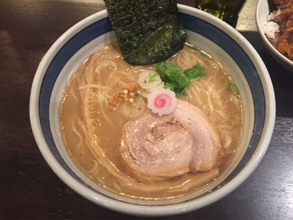 「濃厚らー麺」@東京駅 斑鳩の写真