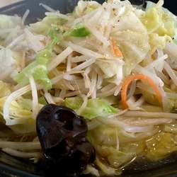 たっぷり野菜の塩タンメン（830円税込）