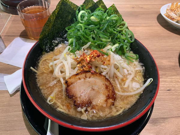 「醤油豚骨（海苔、ネギトッピング）」@一風堂 堺インター店の写真