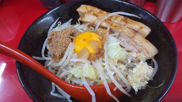 「油まぜそば（醤油） 700円」@ぬ〜どる専門店 バカみたいに愛してたの写真