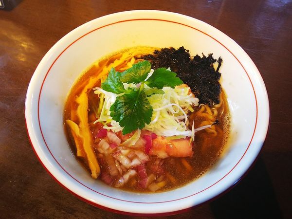 「豊深煮干しそば・醤油（手もみ麺）」@麺や 虎徹の写真