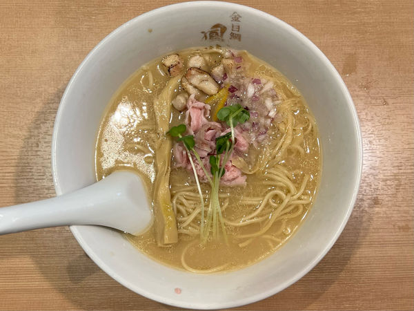 「濃厚白湯金目鯛らぁ麺」@らぁ麺 鳳仙花の写真