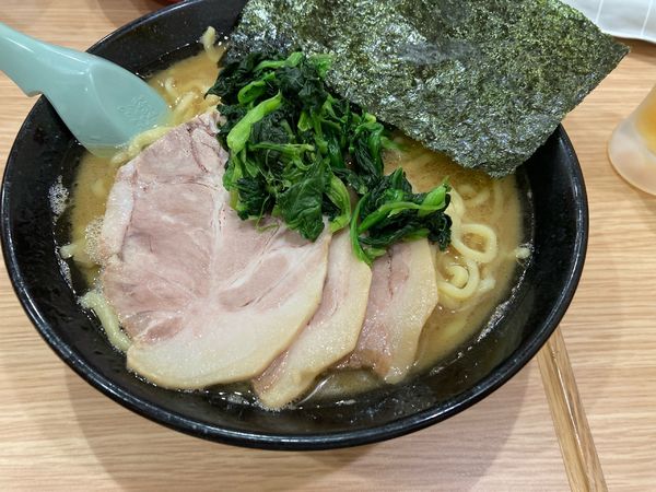 「醤油ラーメン中盛(濃いめ多め)+チャーシュー」@らーめん家 せんだい 横浜駅西口店の写真