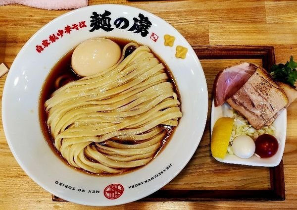 「冷やし中華」@自家製中華そば 麺の虜の写真