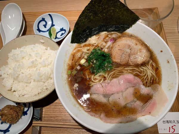 「淡麗中華そば　銀シャリ」@おダシと銀しゃり 中華そば二兎の写真