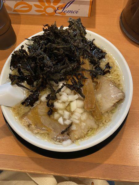 「背脂醤油ラーメン」@新潟長岡生姜醤油らーめん みずさわ 大宮西口店の写真