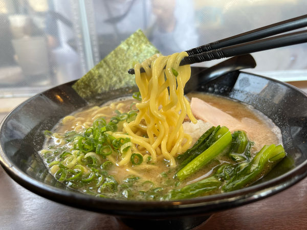 「鶏白湯らーめん　850円」@六代目 麺処「まるは」極 西船橋店の写真