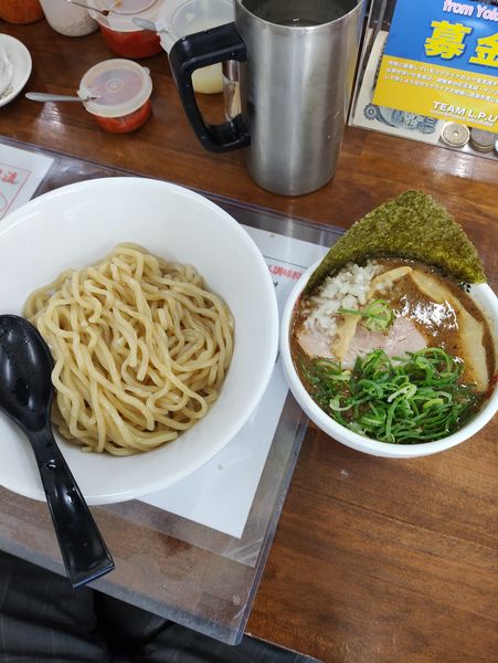 「つけ麺 930円 温盛り、300g」@麺屋庄太 津久井浜店の写真