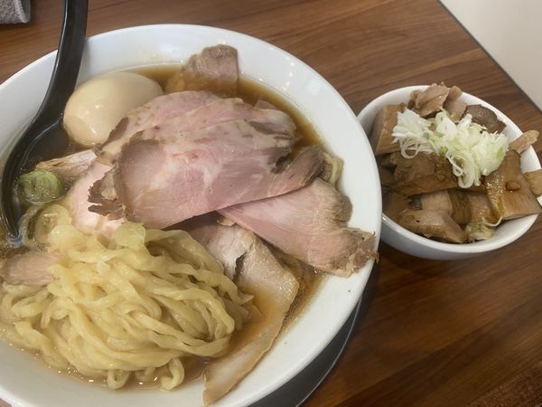 「醤油らーめん全部のせ1270+チャーシューご飯200」@純手打ち だるまの写真