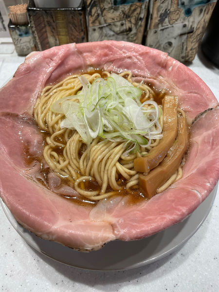 「ピストル チャーシュー5枚 大盛」@ラーメン大戦争 西新宿店の写真