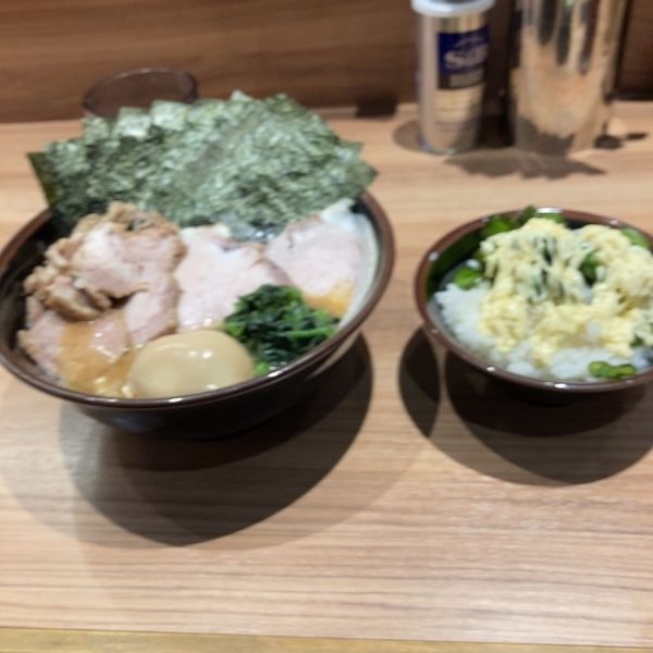 「特上ラーメン（並）」@ラーメン武蔵家 HANAREの写真