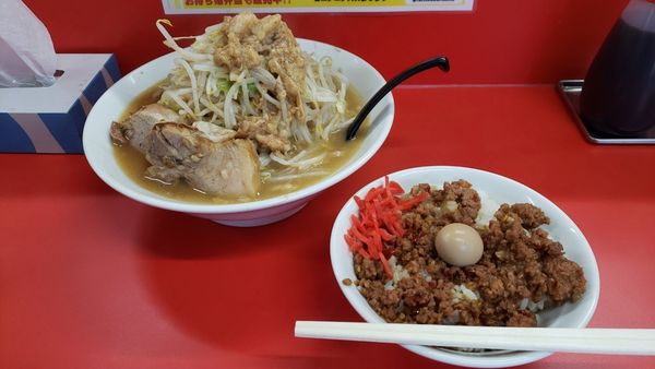 「小ラーメン＋ハーフマシライス」@立川マシマシ 上尾店の写真
