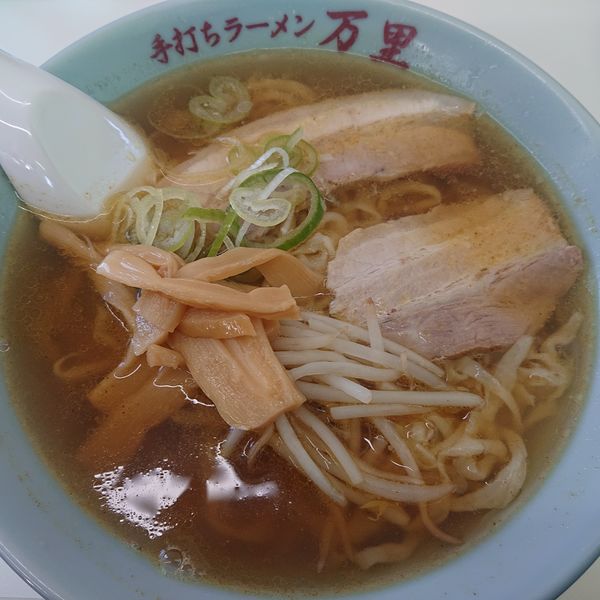 「カレーラーメン800円、ジャンボ餃子400円」@手打ちラーメン 万里の写真