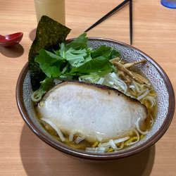 ゆず香るあご煮干蕎麦