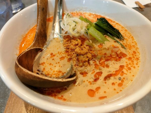 「クリーミー担々麺　900円」@名驛式担々麺 しゃち福の写真