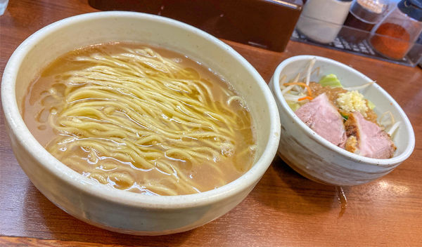 「らーめん ¥900 スタベジ ¥0」@麺処 一笑の写真