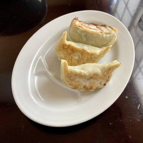 「餃子（三個）￥290」@手打ちラーメン 俵屋の写真