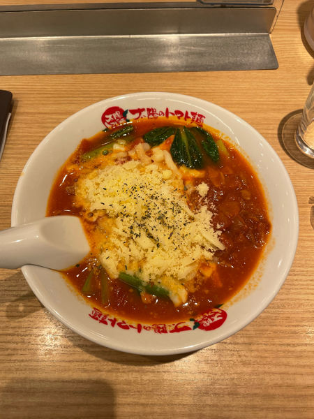 「太陽のチーズ辛トマ麺(935円)」@太陽のトマト麺 元住吉支店の写真