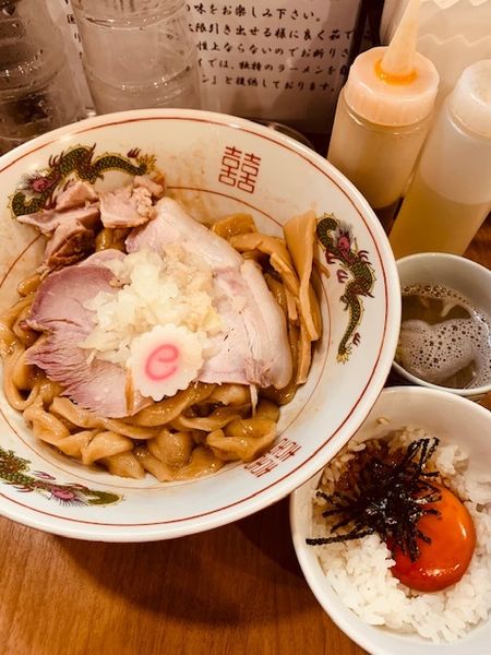 「油そば 850円　漬け卵黄丼 50円」@MENクライの写真