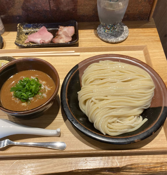 「つけめん（大） +塩とスダチ　1400円+100円」@中華蕎麦 とみ田の写真