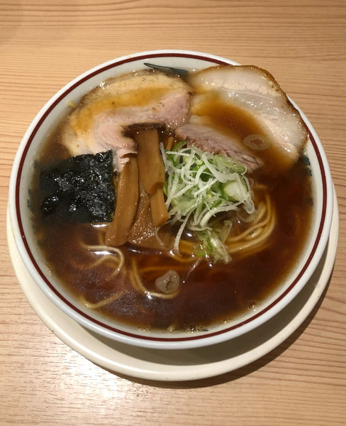 「中華そば大盛（850+120）」@東京煮干し らーめん 玉 東京駅店の写真