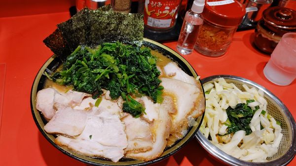 「チャーシューメン大・野菜畑・チャーシュー✘‎２」@環2家 蒲田店の写真