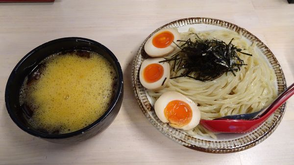 「納豆つけ麺（950円）＋大盛（100円）＋味玉（100円）」@中華そば専門店 びんびん亭 高幡不動店の写真