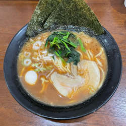 醤油ラーメン(750円)