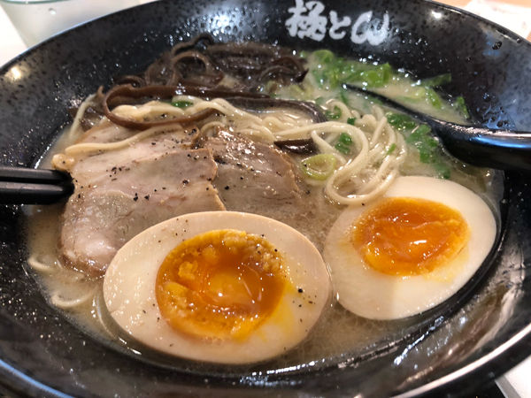 「ラーメン味玉」@極とんラーメン イオンモール広島祇園店の写真