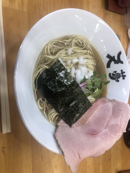 「黄金の100%煮干しラーメン」@めんや天夢の写真