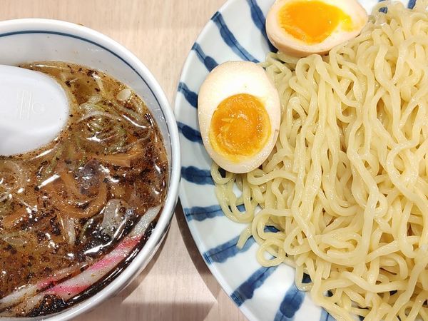 「つけ麺（中盛）＋味付玉子」@肉厚わんたん麺と手作り焼売 ら麺亭 浅草支店の写真