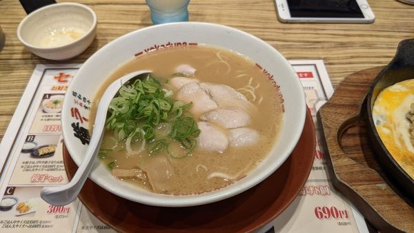 「ラーメン　並　鉄板チャーハン」@ラーメン横綱 柏店の写真