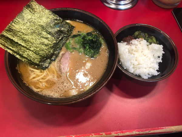 「ラーメン (700円)」@らーめん 谷瀬家 新橋店の写真
