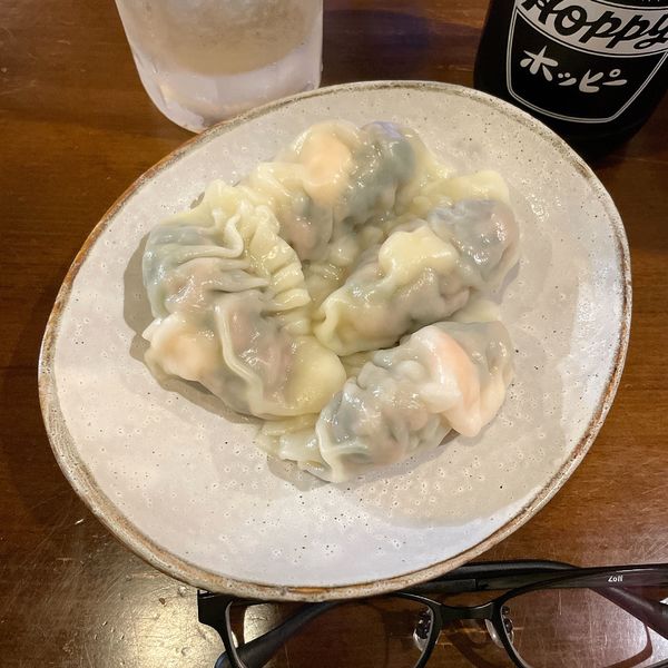 「海老入り水餃子（４個）ニラベース」@鎮海楼の写真