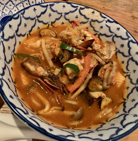 「赤星🍺⇒レッドカレーヌードル1200円」@タイヌードルの写真