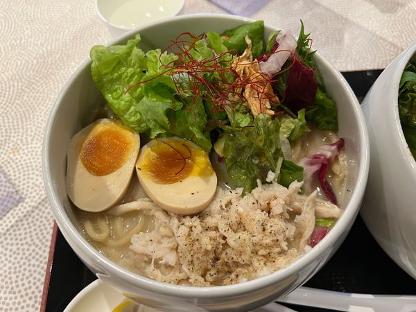 「味玉鶏白湯塩そば　968円+大盛り132円」@蔭山樓 MOZOワンダーシティ店の写真