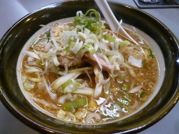 「絶品ネギラーメン(みそ、麺少なめ)」@大島ラーメン 銀座店の写真