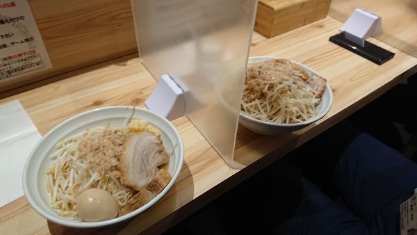 「味玉ラーメン+中太麺」@眞久中の写真