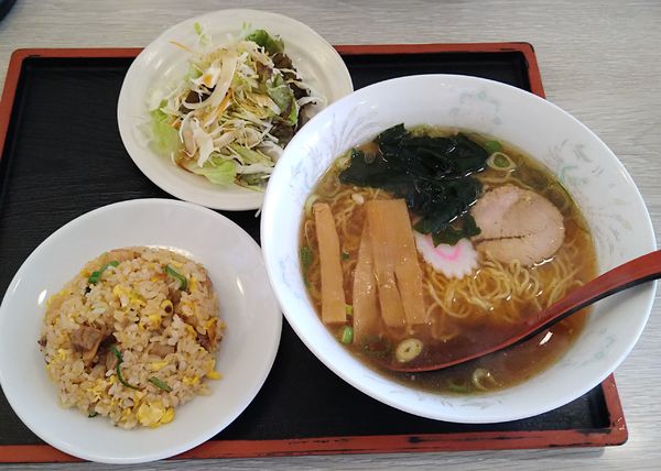 「Ａランチ(ラーメン､半チャーハン､サラダ)」@十勝ラーメン 花崎店の写真