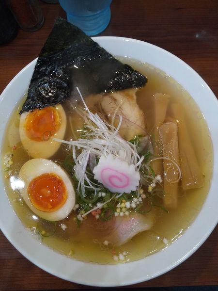 「塩中華そば（味玉付き）」@中華そば 味万の写真