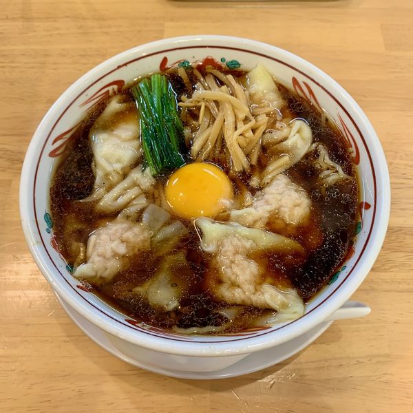 月見ワンタンメン（煮干ブラック）