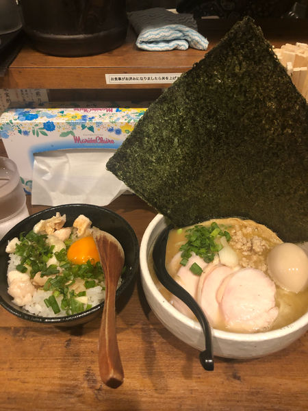 「濃厚鶏白湯（黒）+卵丼」@濃厚鶏麺 ゆきかげ 三ノ輪店の写真