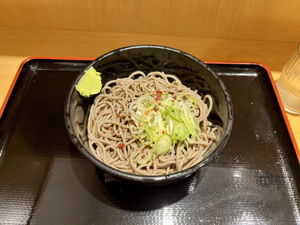 「冷やしかけそば300円」@よもだそば 新宿西口店の写真