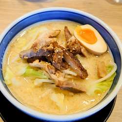 野菜らーめん　塩　900円太麺