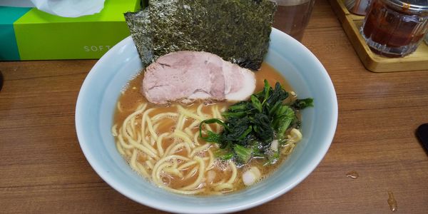 「ラーメンかため」@横浜ラーメン 武蔵家 北千住店の写真