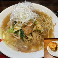 【限定】魚介塩バタータンメン880円、唐揚げ240円