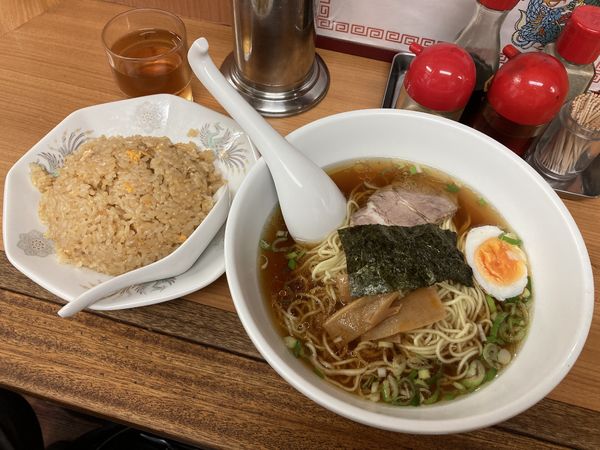 「ラーメン・半チャーハン」@兆徳の写真