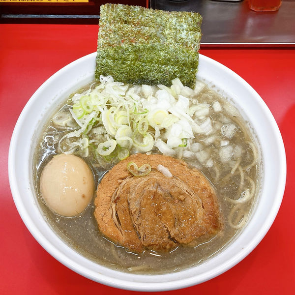 「煮干し中華そば(中盛り)茶飯付き＋サービス味玉」@ら～めんコジマル 宮野木店の写真