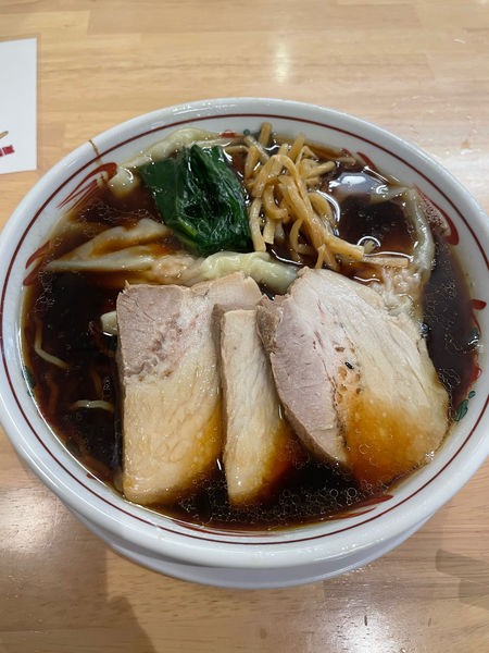 「煮干ブラック」@月見ワンタンメン専門店 三日月 大森北口店の写真